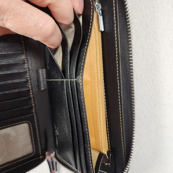 Lavemi Black Leather Full Zip RFID Blocking Wallet Wrist Strap Organizer EUC - Picture 9 of 16